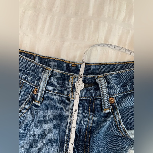 Levi’s Classic Blue Distressed Denim Shorts - Picture 10 of 14